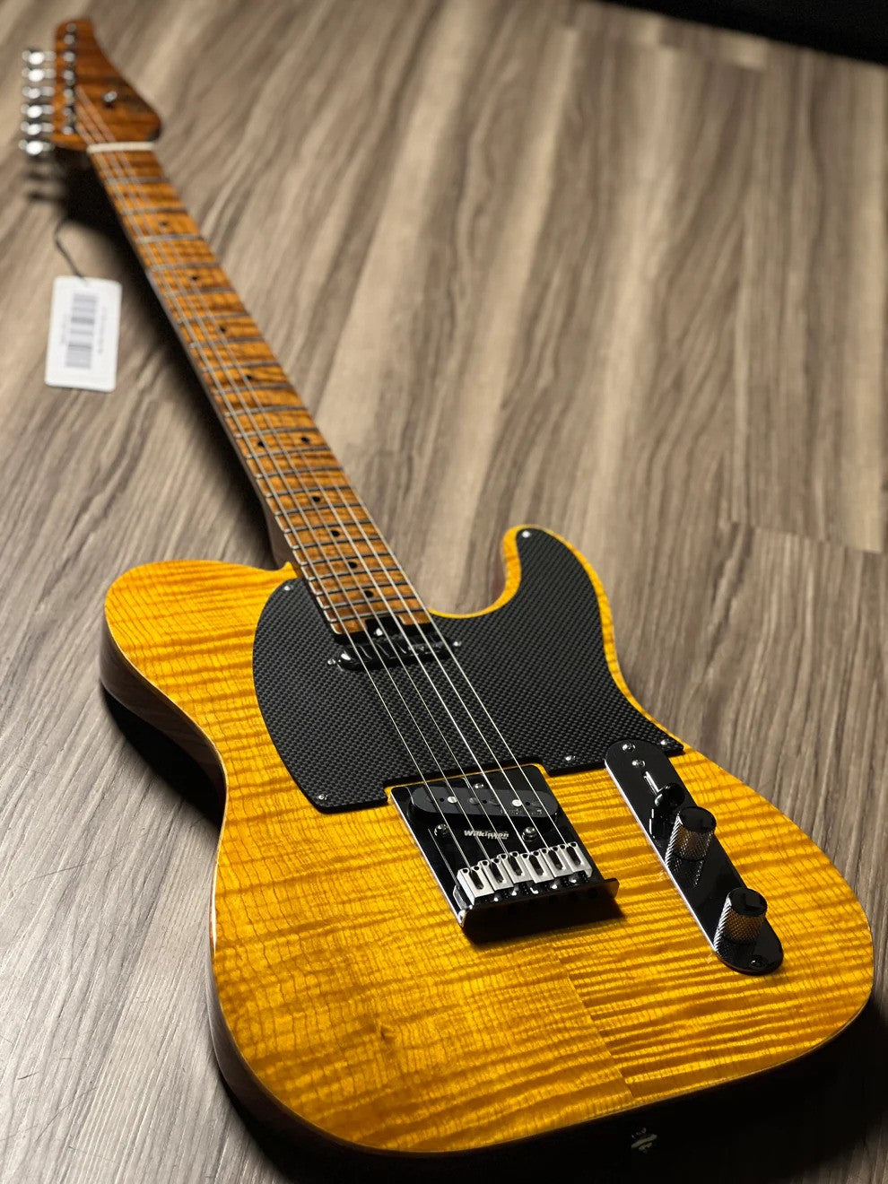 Soloking MT-1 FM 22 Artisan FMN with Roasted Flame Maple Neck in Amber