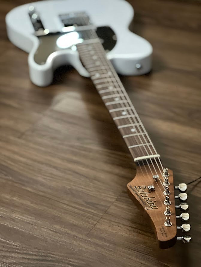 Soloking MT-1 Vintage MKII with Roasted Maple Neck and Rosewood FB in Olympic White