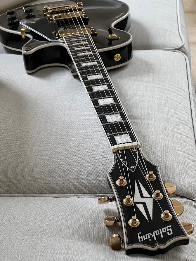 Soloking SLC60 in Black Beauty with Gold Hardware