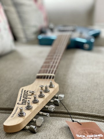 Soloking SJT200 in Lake Placid Blue