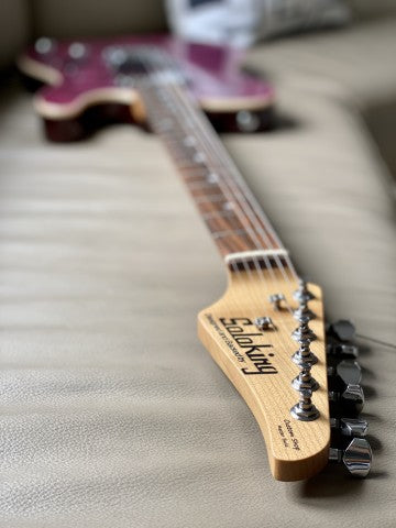 Soloking MT-1 Custom 24 Quilt in Seethru Magenta with Roasted Neck and Rosewood FB