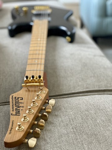 Soloking MS-1 Custom 22 HH FR in Satin Black Matte with Floyd Rose and Gold Hardware