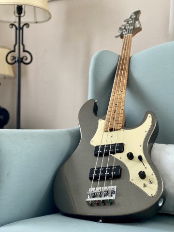 Soloking MJ-1 Classic Bass in Pewter Grey with Roasted Maple Neck