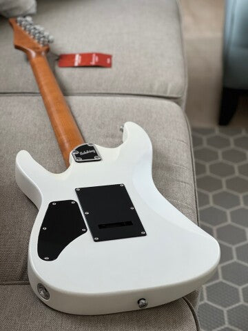Soloking MS-1 Custom 24 HH Flat Top in Satin White Matte with Roasted Maple Neck