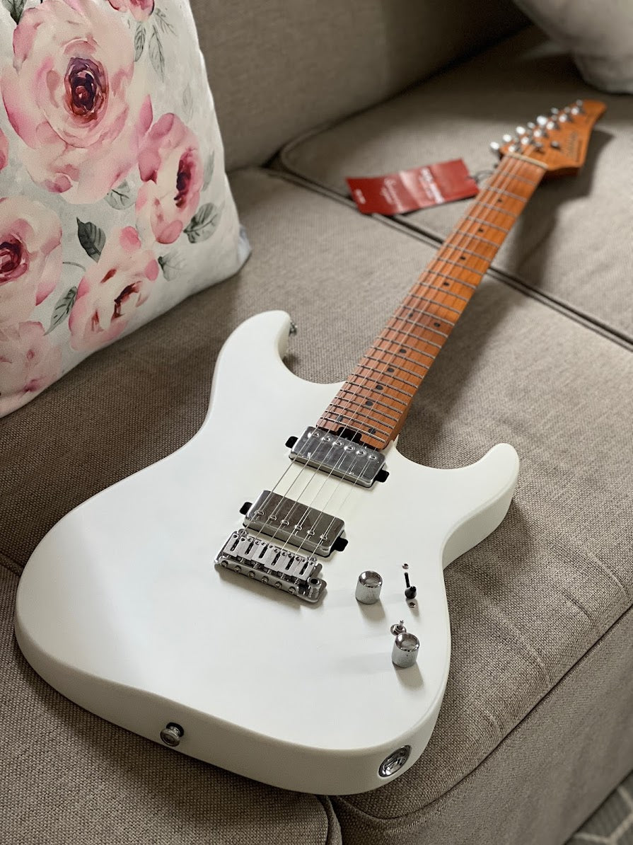 Soloking MS-1 Custom 24 HH Flat Top in Satin White Matte with Roasted Maple Neck