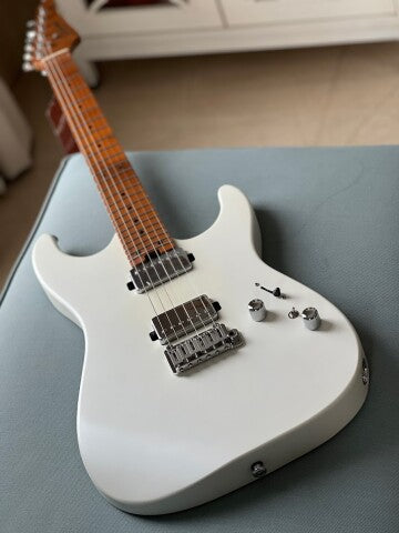 Soloking MS-1 Custom 24 HH Flat Top in Satin White Matte with Roasted Maple Neck