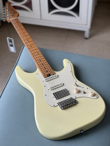 Soloking MS-11 Classic MKII with Roasted Maple FB in Vintage White