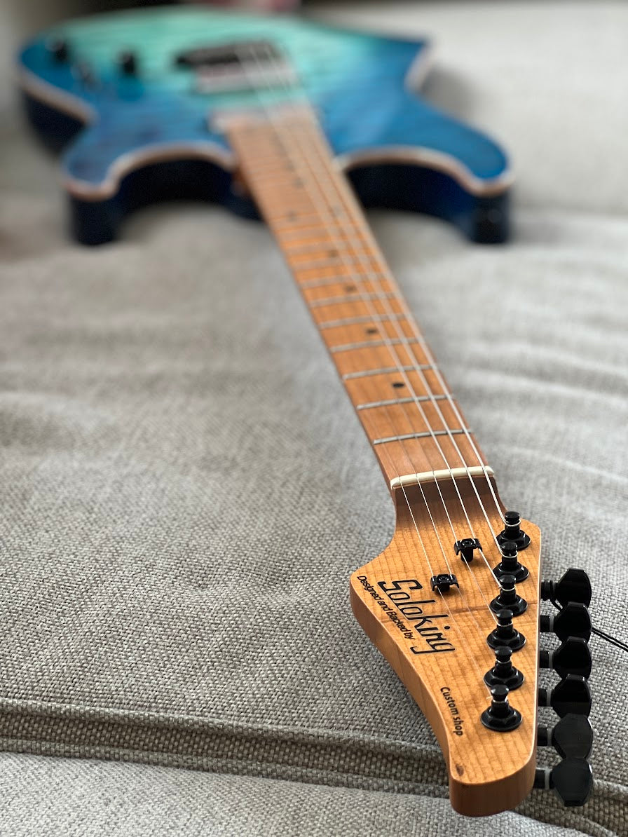 Soloking MS-1 Custom 24 HH Flat Top in Turquoise Wakesurf with Roasted maple FB