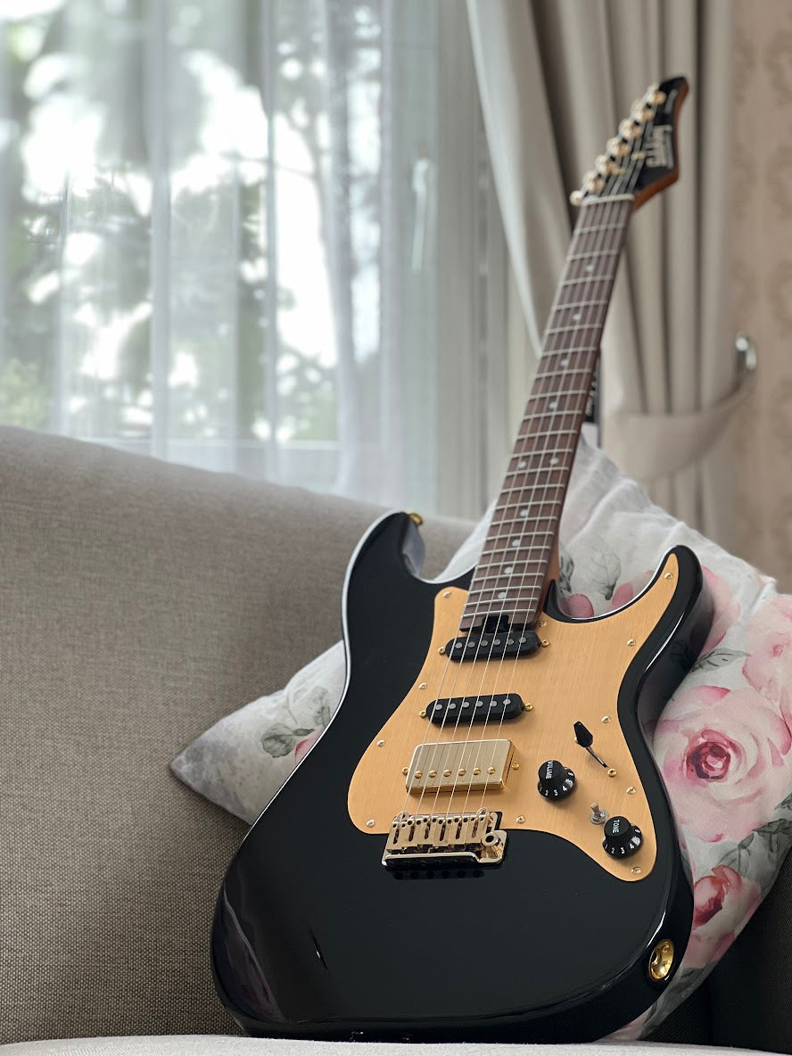 Soloking MS-1 Classic MKII in Black Beauty Anodized Gold Pickguard Nafiri Special Run