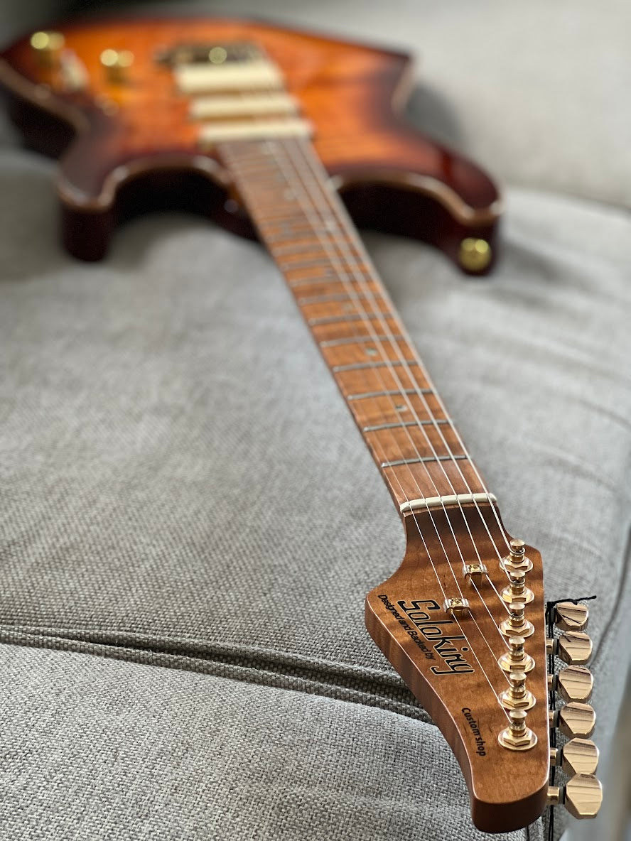 Soloking MS-1 Custom 22 HSS Flat Top One Piece Roasted Flame Neck in Bengal Burst