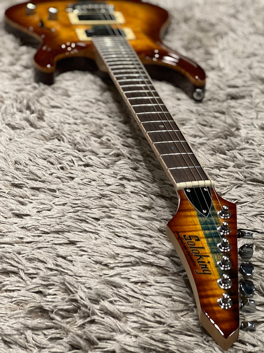 Soloking E-160 Custom Edge Series in Honeyburst with Blue Stripe