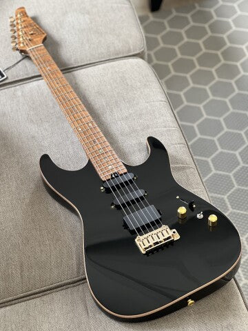 Soloking MS-1 Custom 22 HSS Flat Top Roasted Flame Maple Neck in Black Beauty