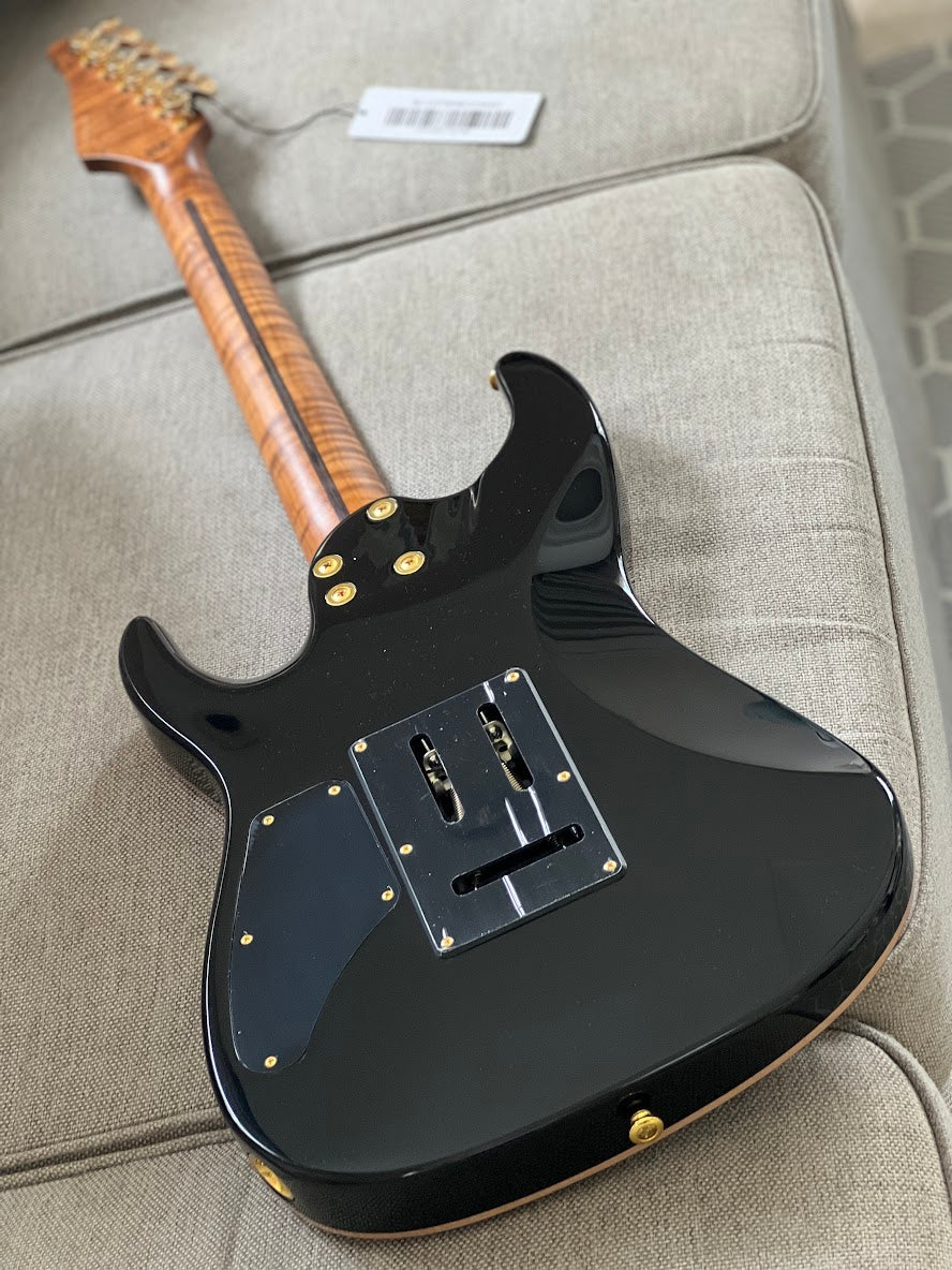 Soloking MS-1 Custom 22 HSS Flat Top Roasted Flame Maple Neck in Black Beauty
