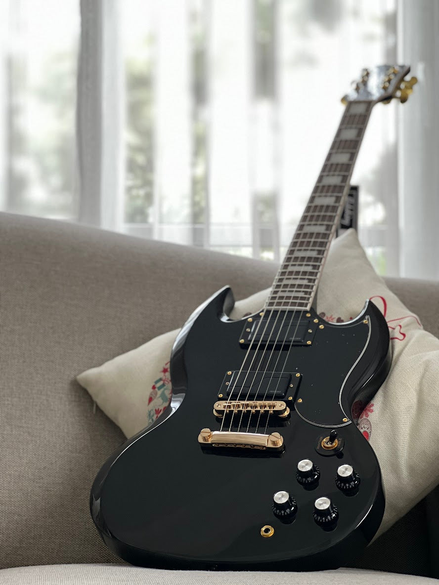 Soloking SG60 in Black Beauty MOD with Fishman Fluence