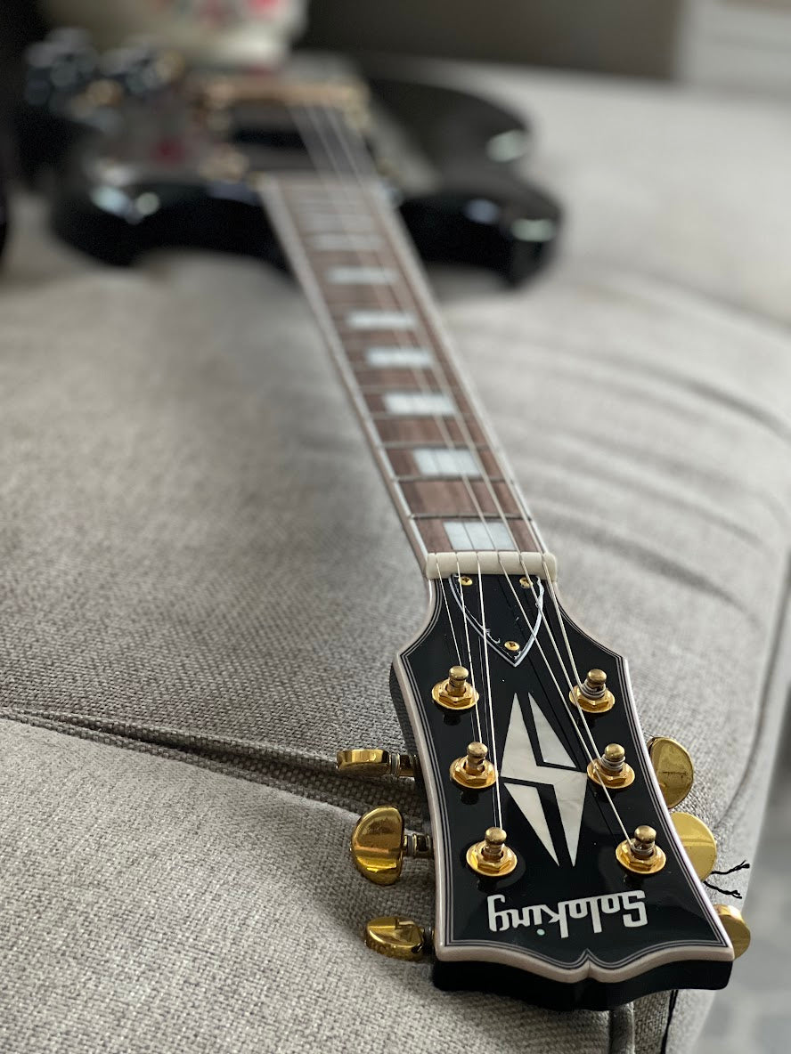 Soloking SG60 in Black Beauty MOD with Fishman Fluence