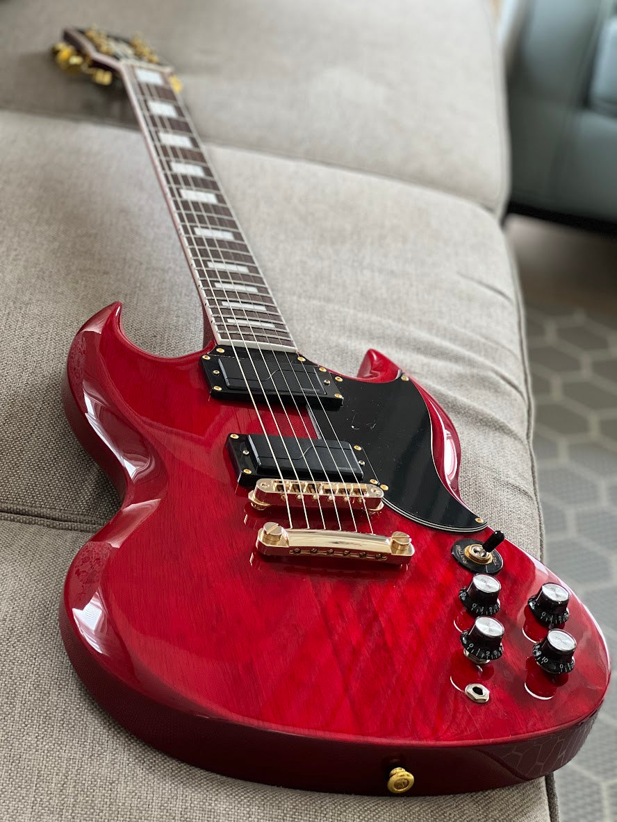Soloking SG60 in Transparent Red Cherry MOD with Fishman Fluence
