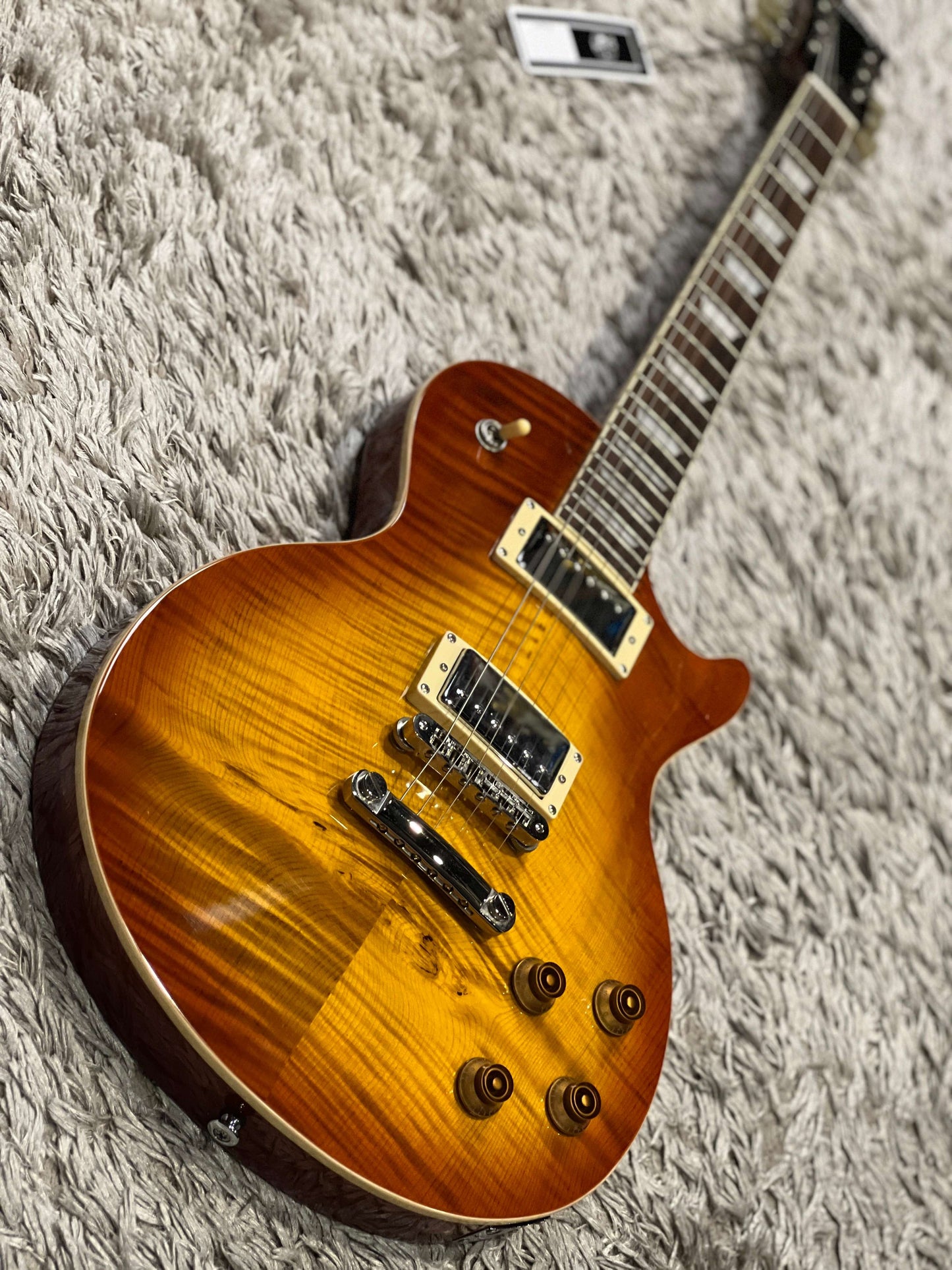 Soloking SLS60FM Deluxe in Honeyburst