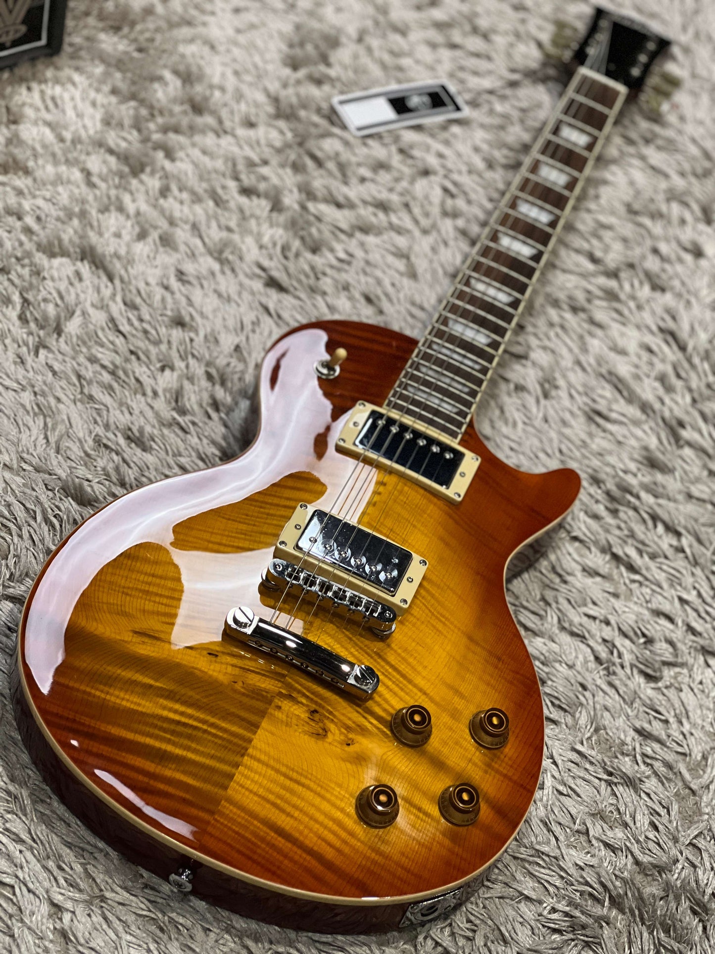 Soloking SLS60FM Deluxe in Honeyburst