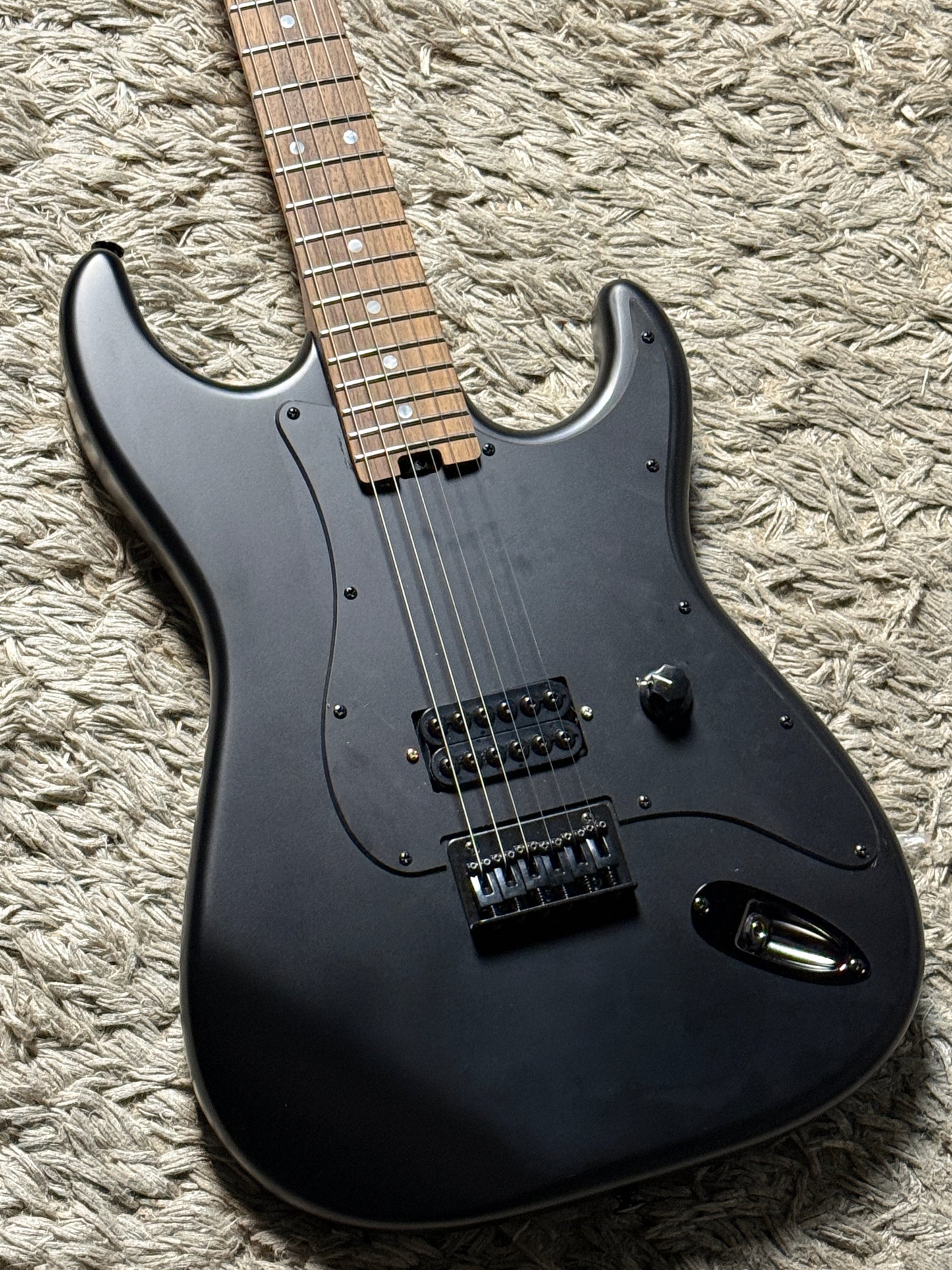Soloking MS-H Classic Tom Delonge Style Tribute in Noir Black