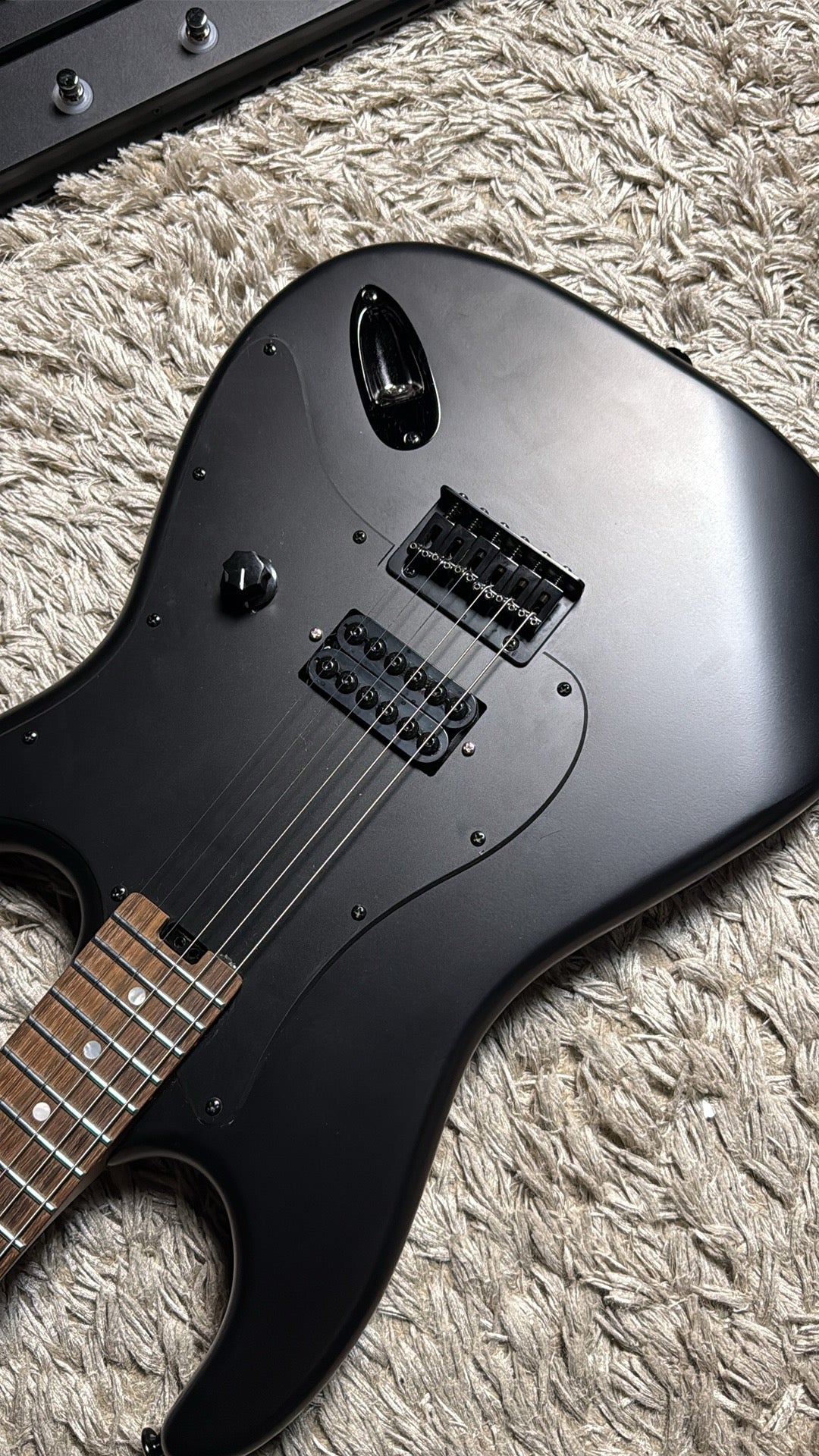 Soloking MS-H Classic Tom Delonge Style Tribute in Noir Black