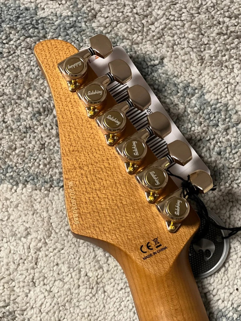 Soloking JM40 Offset Deluxe in Polar White with Gold Hardware
