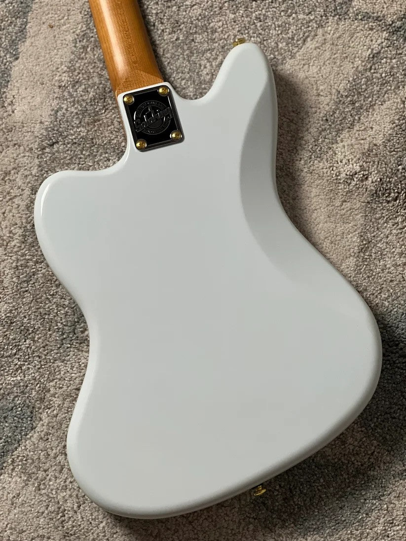 Soloking JM40 Offset Deluxe in Polar White with Gold Hardware